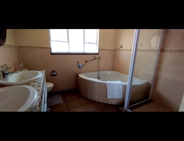 3 BEDROOM TOWNHOUSE FOR SALE IN THREE RIVERS